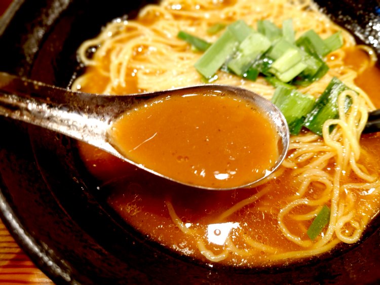 あっさりした清湯スープは、朝の胃腸にやさしくおいしい♪