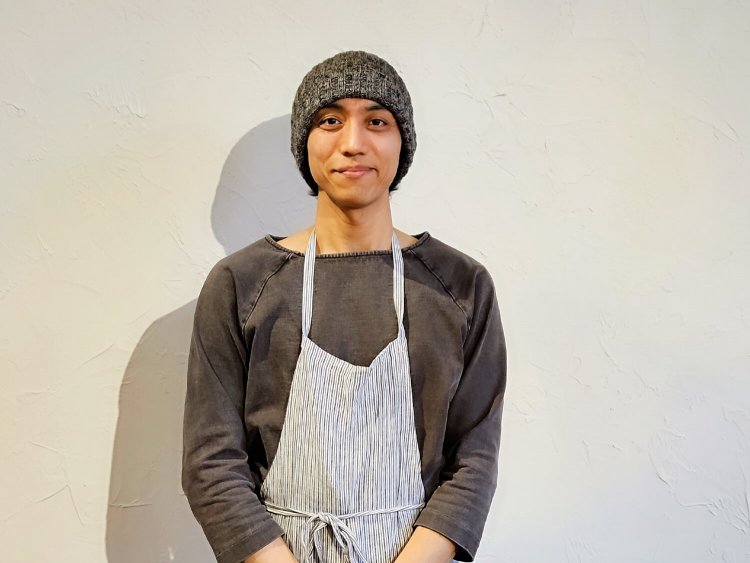 店主の内山さん。
