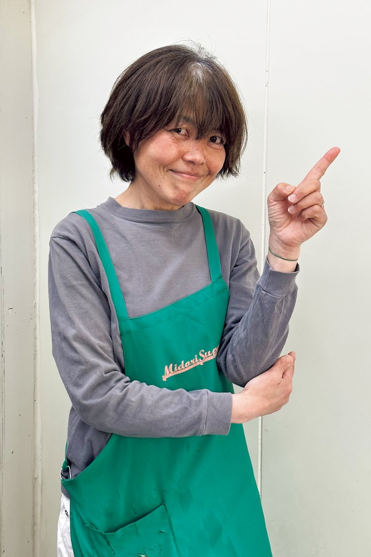 「『Kasuka Bee』は、本当に春日部の花の香りがして感動です！ 」と、マネージャー の太田良子（よしこ）さん （次女）。