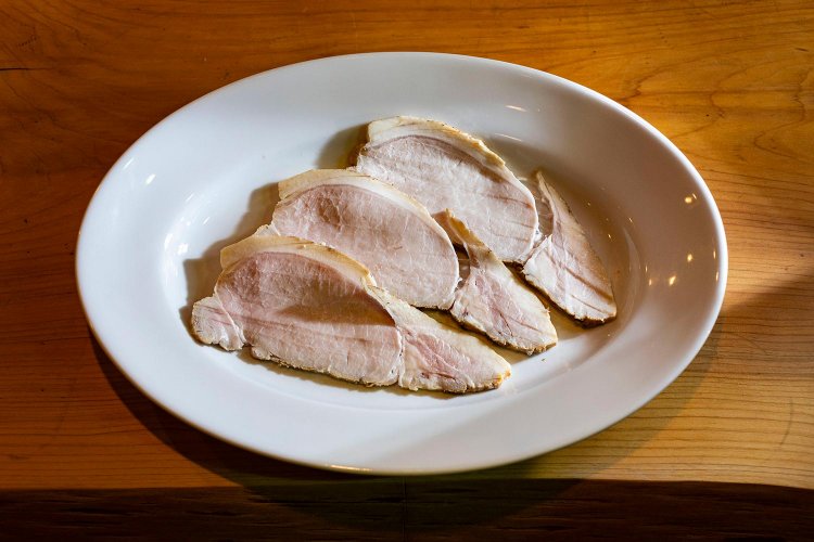 自家製ロースハム1200円～。