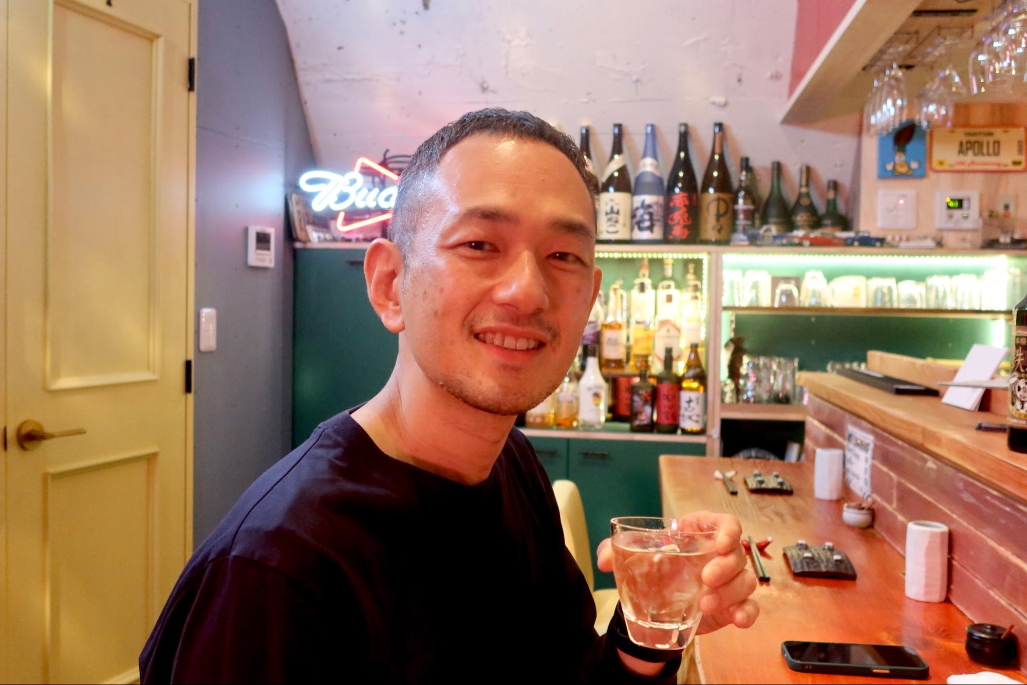 回りはガラス製の昔ながらのライターです。