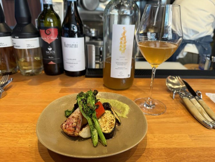 焼き野菜のサルモリッリョソース（サルモリッリョ＝オレガノ・レモン・ニンニクなどを使ったソース）。