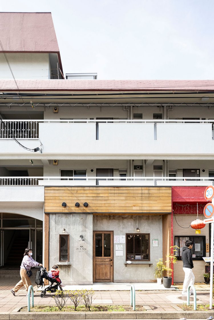 バルのような外観。