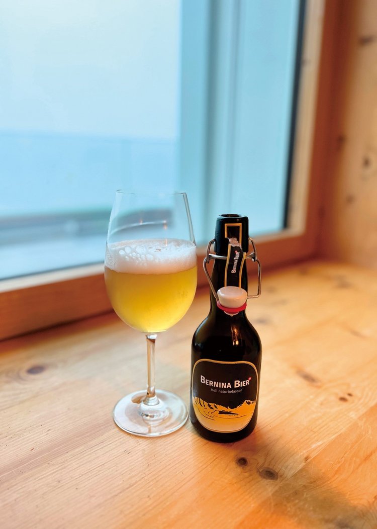 丁寧に調理された食事に合わせるのは、地元のビール。ムオタス・ムライユのベルグハウスで。