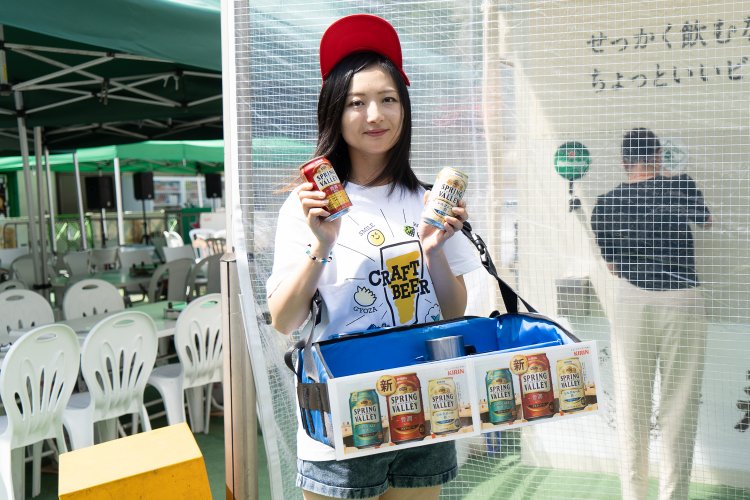 クラフトビールの売り子が登場するのは6月30日までの毎週木曜日。