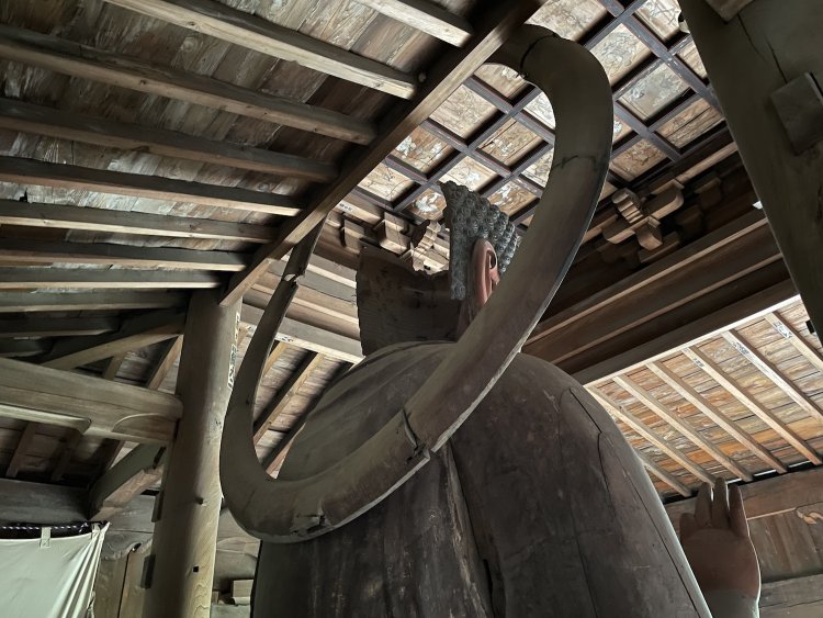 後頭部の損壊は関東大震災の名残。