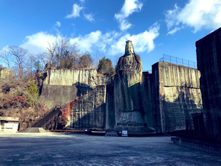 空を突くような大きさは圧巻の一言。