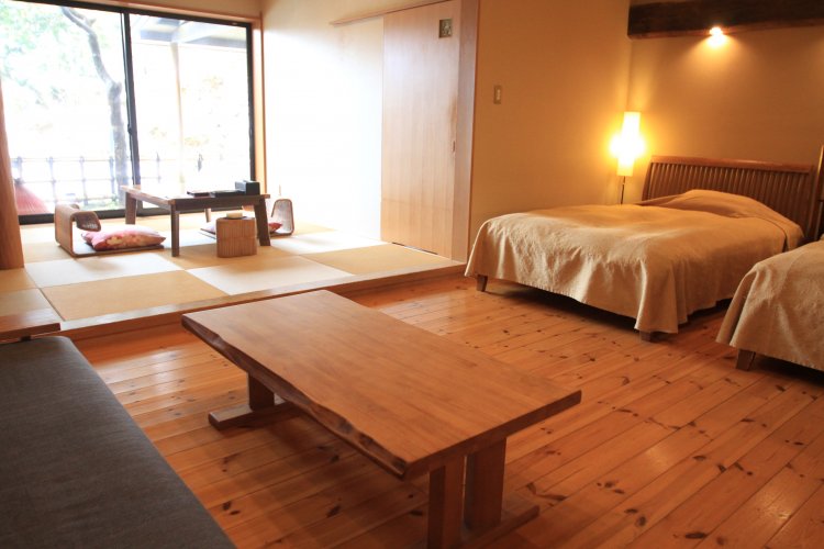 男女ともに露天あり。源泉かけ流し風呂付きの客室。