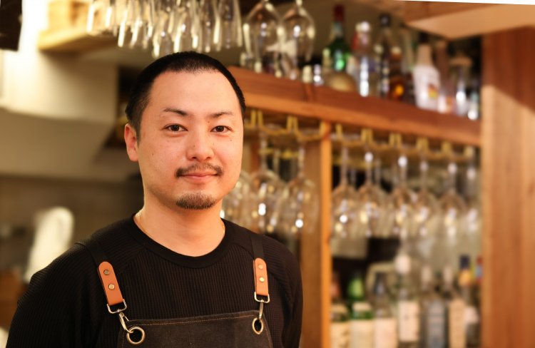 「地域密着で、愛され続けるお店でいたい」と語る店長の川邊さん。