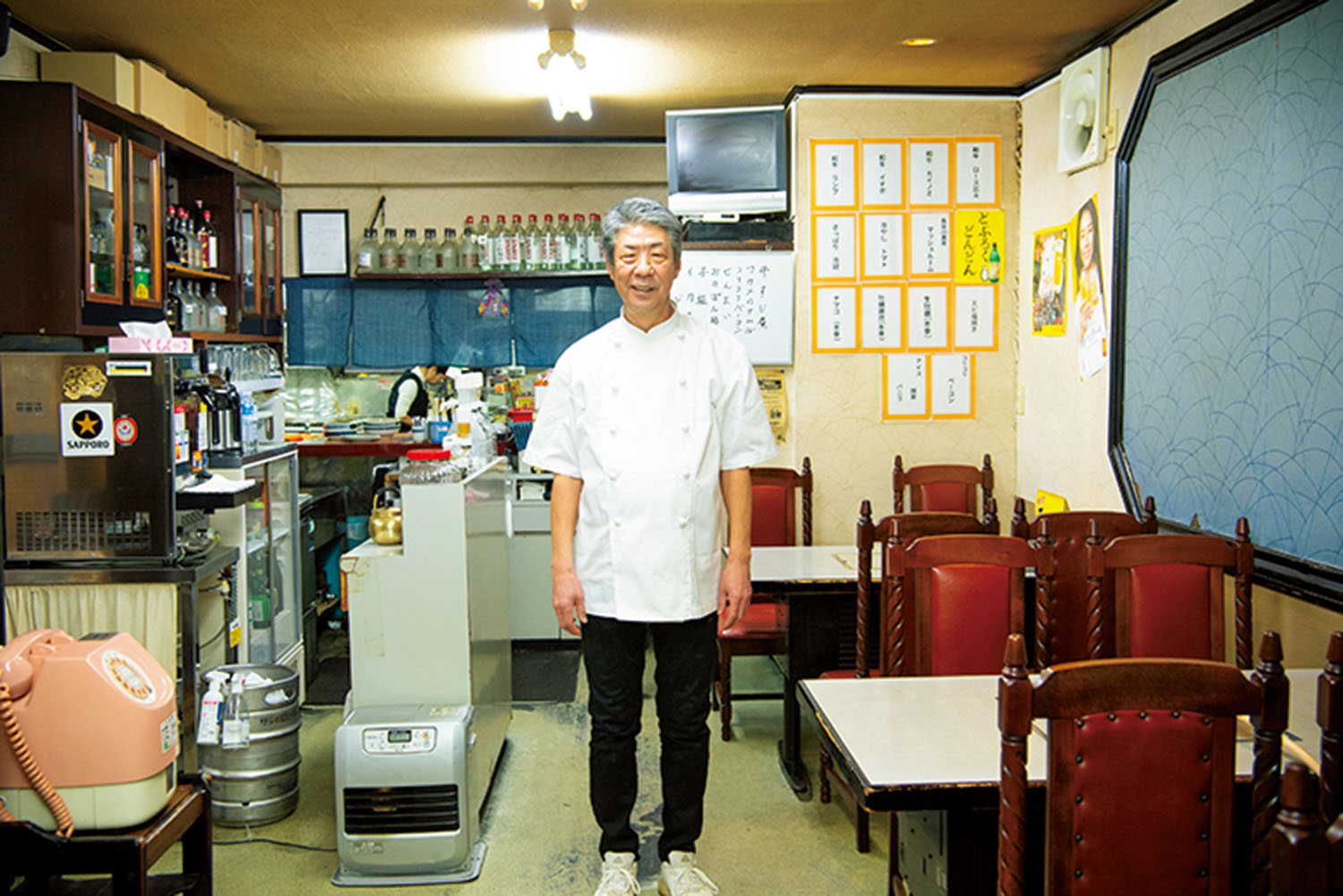 3代目として店を守ってきた金田さん。済州島の家庭料理を受け継ぐ。