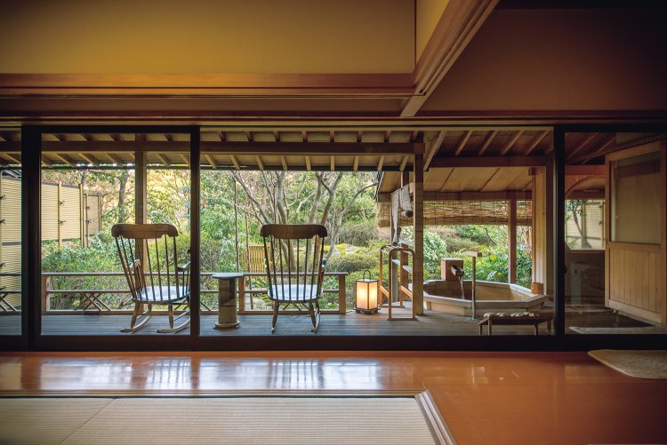 「グランディア芳泉」別邸のガーデンスイート。温泉露天風呂付きの趣向を凝らした16室がある。