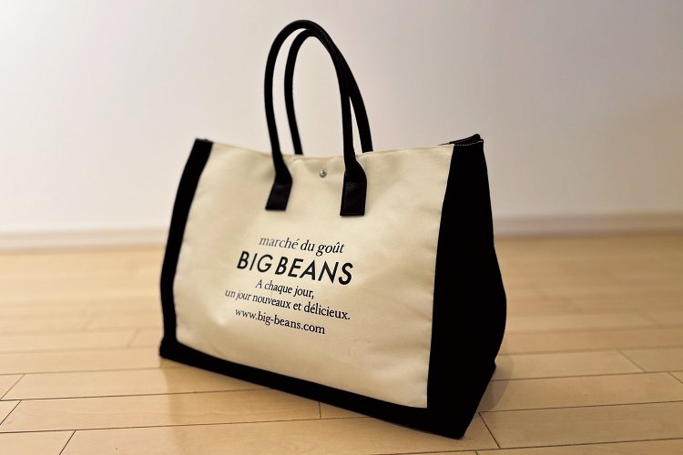 ポイント交換で人気のオリジナル保冷バッグ。バッグだけの購入もできる（写真のデザインは販売終了）。