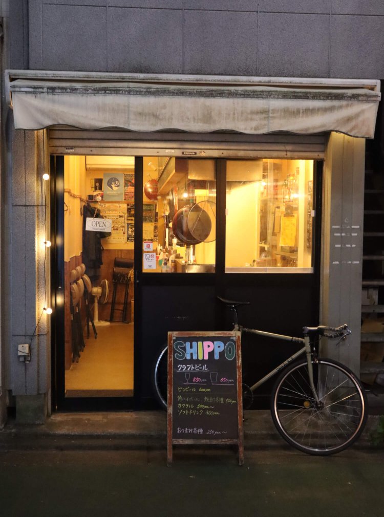 商店街のやや駅寄りに。給水ポイント的にナイス。