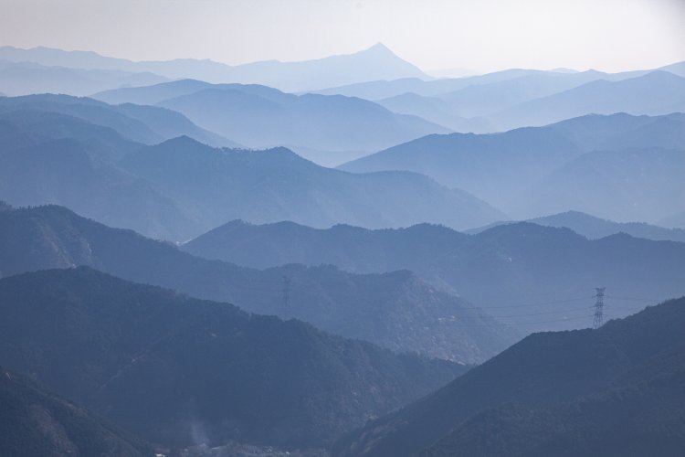 桜だけでなく紀伊山地の山並みも幻想的で美しかった。