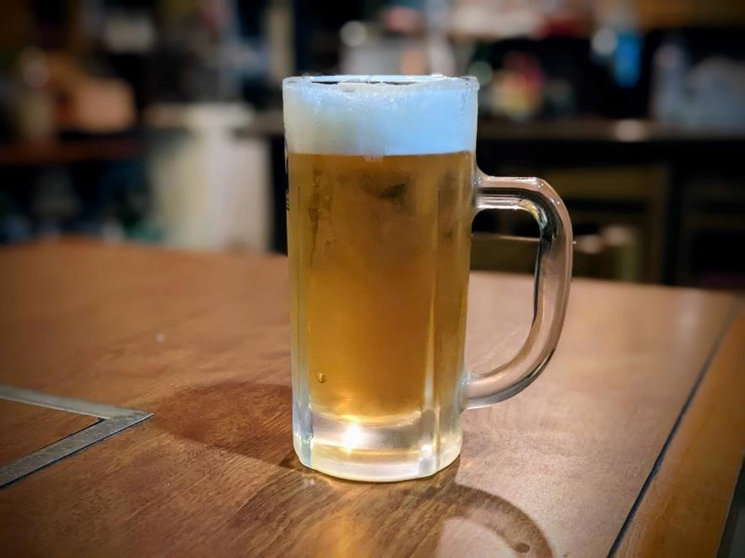 キンキンに冷えた生ビール600円。