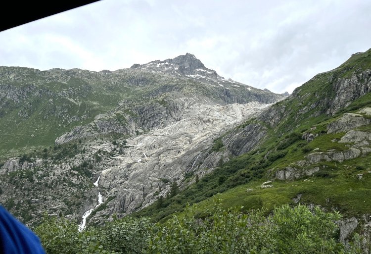 氷河の後退が激しい。