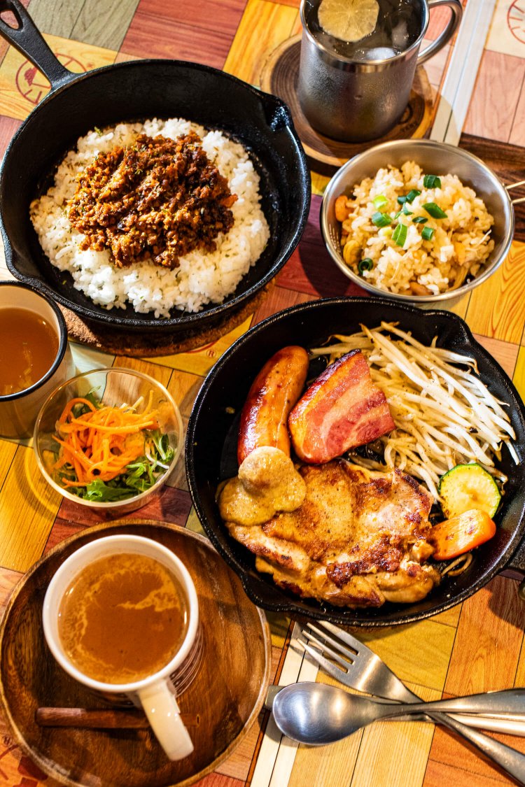 東陽町周辺9Outdoor Cafe テント