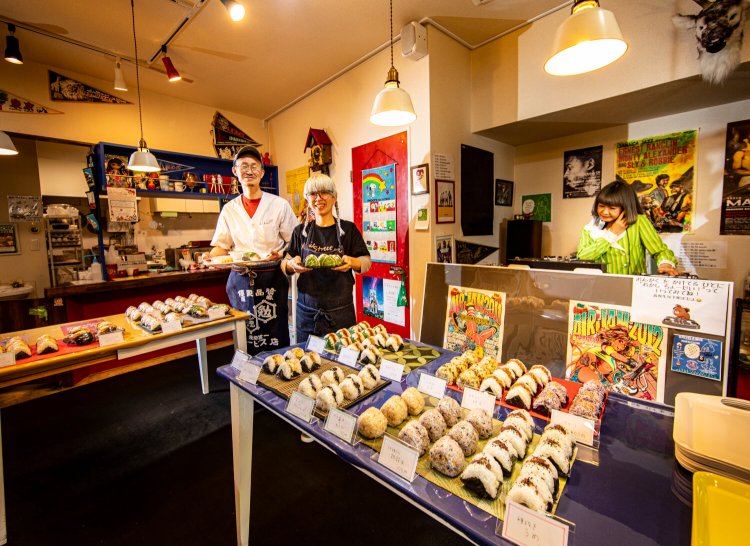 小松経夫さん、恵さん夫妻が営む南砂町のニューウェーブ『おにぎりそれとみそしる』。