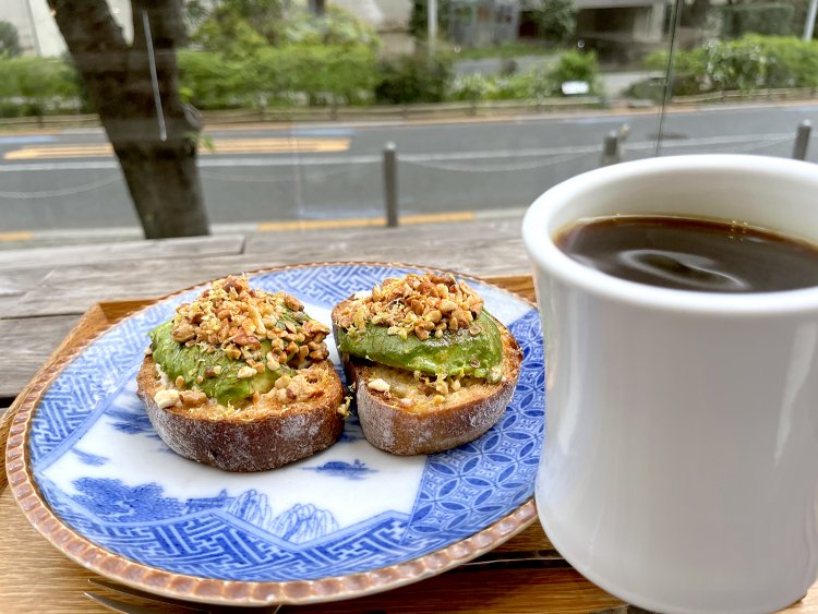 趣がある、デットストックの有田焼のお皿。