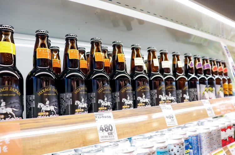 近所の『宮城ゆりあげ麦酒醸造所』の地ビール。イチゴやブドウを使ったフルーツビール（発泡酒）のほか、本場ドイツやチェコの伝統の味のピルスナー、ヴァイツェン、デュンケルなど種類も豊富。