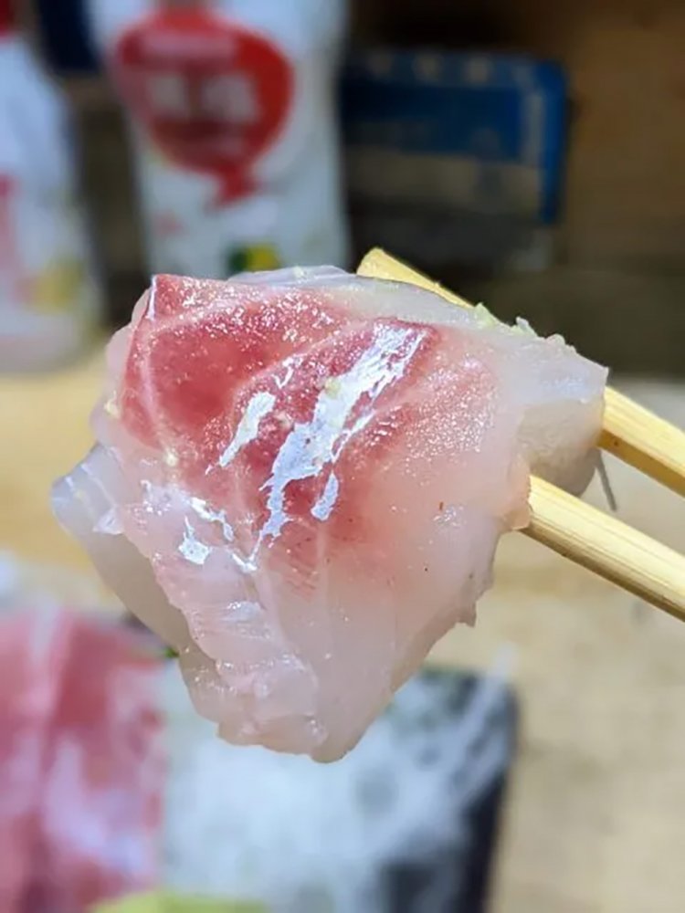 お通しが寿司、点数無視の刺身盛り！入りづらいからこそ、その先に待つ極上酒場／三鷹「むさしの弁慶」