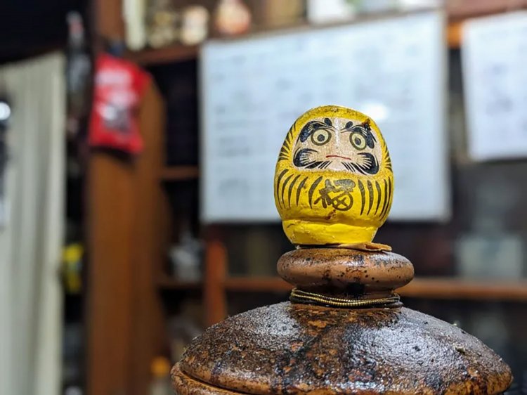 お通しが寿司、点数無視の刺身盛り！入りづらいからこそ、その先に待つ極上酒場／三鷹「むさしの弁慶」