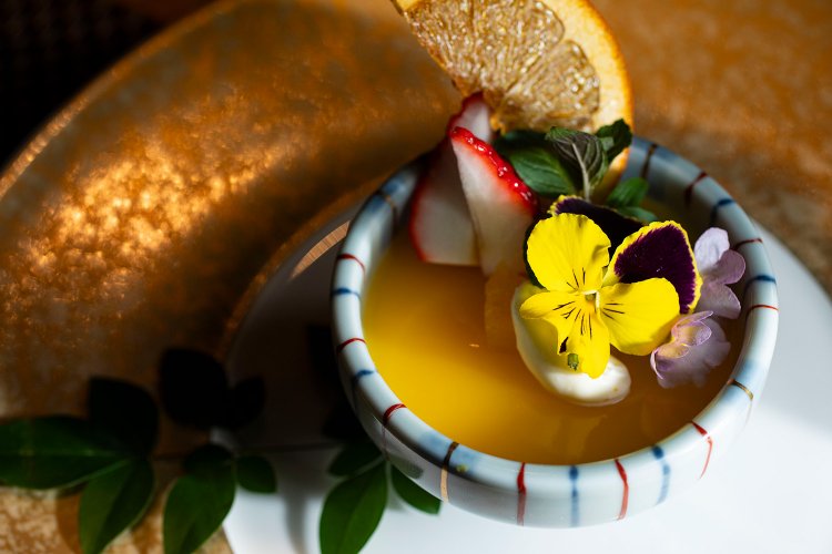 デザートのオレンジとマスカルポーネチーズのブランマンジェ。