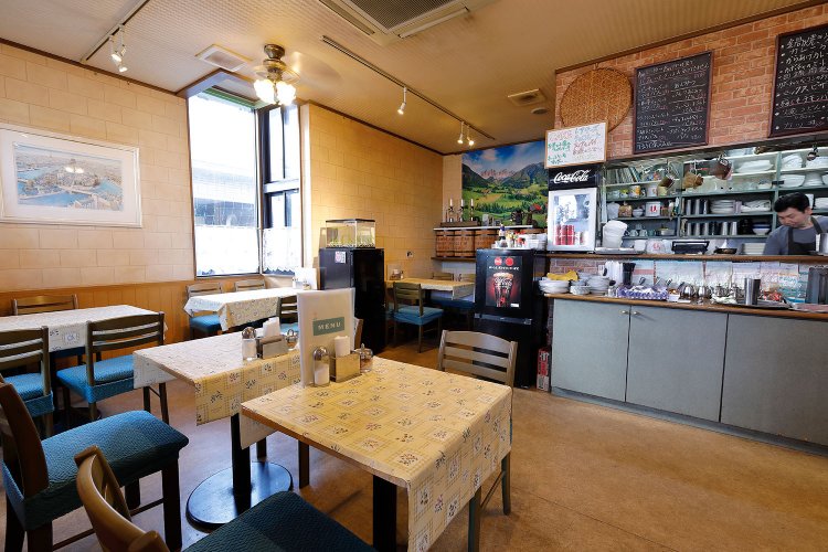 1999年創業。カジュアルで明るい店だ。