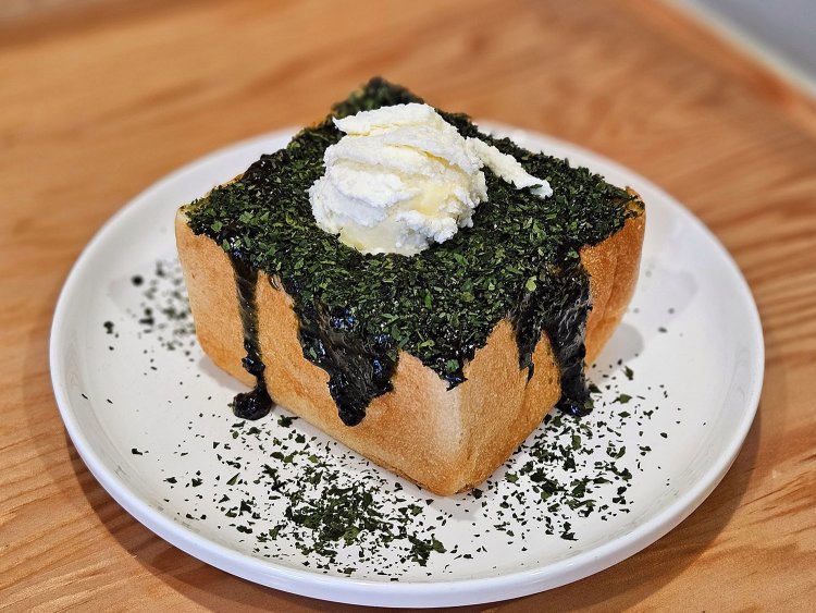 自家製抹茶ジャムトースト 追い碾茶950円。