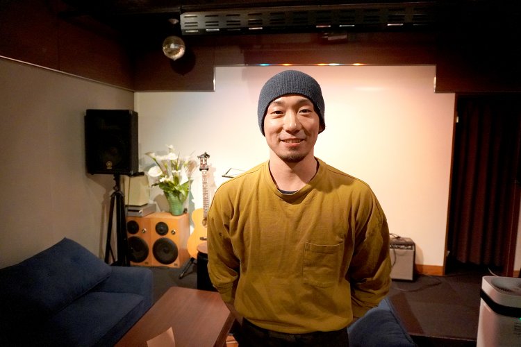 オーナー兼店長の浅野さん。もともと大手の飲食チェーン店でマネジメントを担当していた。