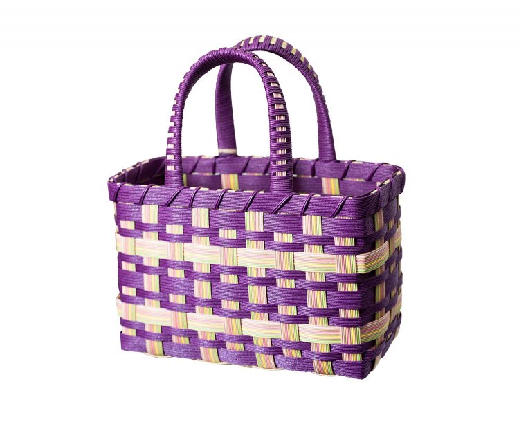 クラフトバンドのカゴバッグ1870円。