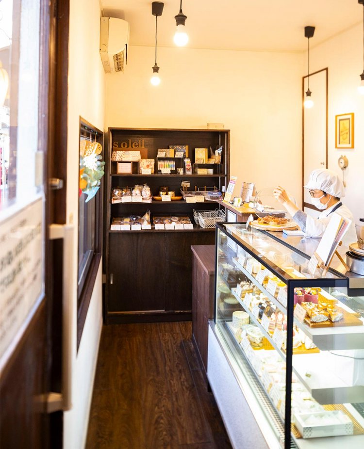 「ケーキの半分は季節ごとに替えています」。