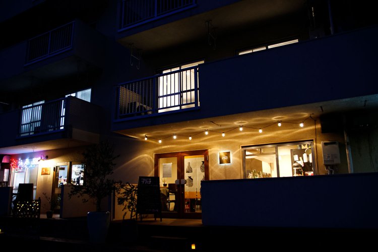 「POST OMIYA」の一画で営業中。