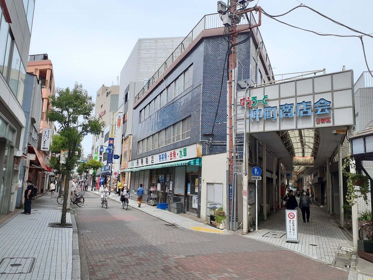 中村君たち捜索隊は、この亀有銀座商店街あたりでサボったか？