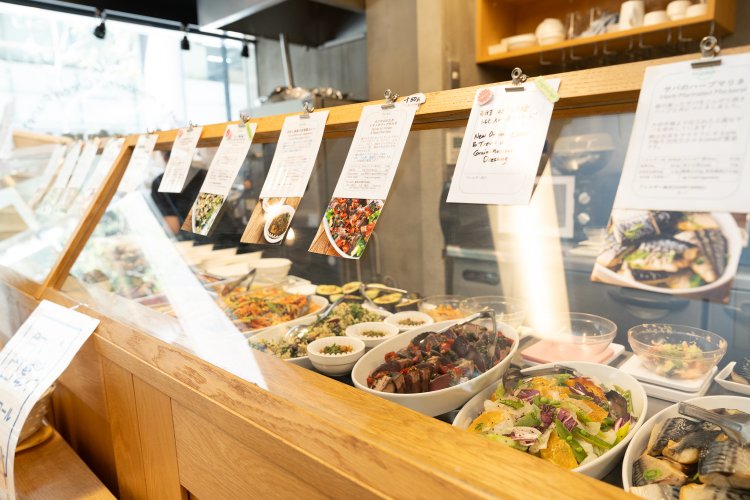 10種類以上のデリから選ぶ楽しさ！