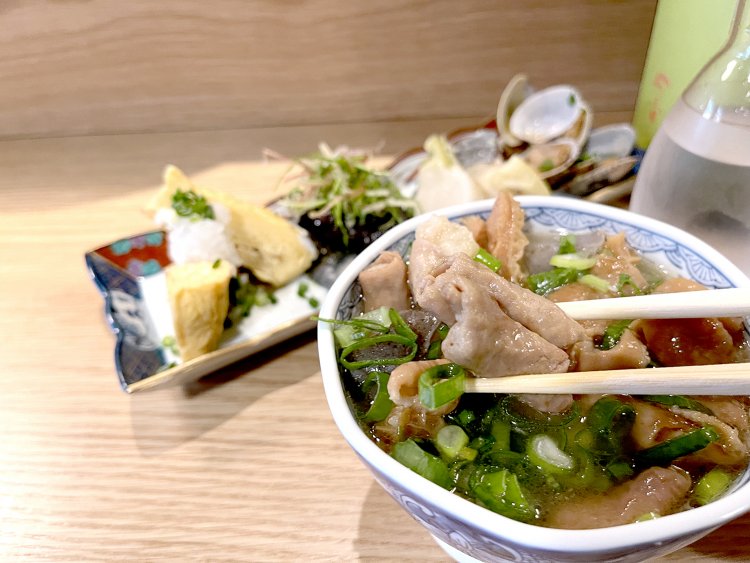 噛み締めるほどにもつから旨味があふれ出す。