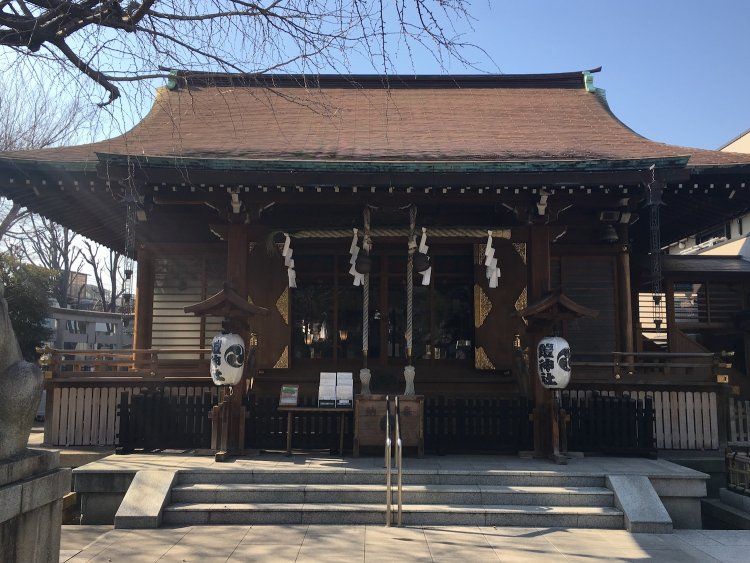 将門の鎧をうめたちに建てられたとされる鎧神社（大久保）。