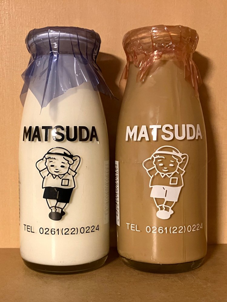 友人からもらったのは空き瓶だが、後日渋谷の「Hanako Stand」で購入したもの。コーヒー牛乳は白い字で書かれる。