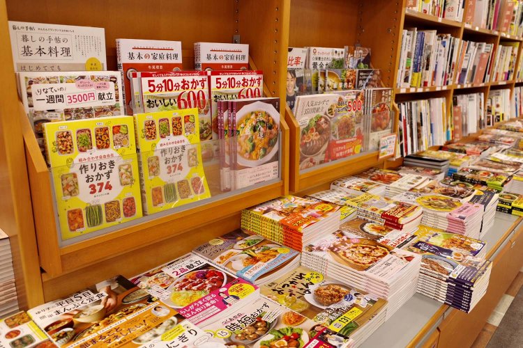 料理レシピ本のラインナップが充実している。基本から各国料理まで。