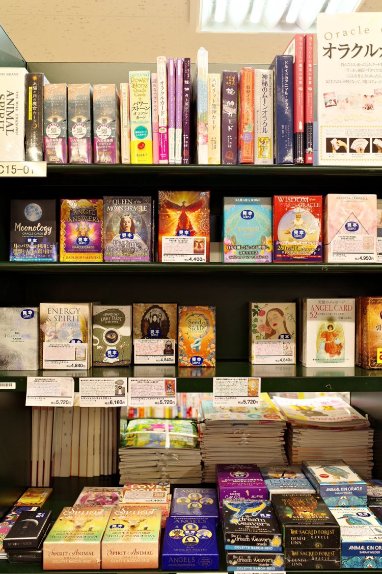 オラクルカードやタロットカードは、人気のジャンル。詳細な商品説明付き。