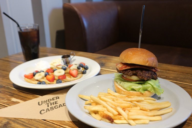 under the cascade（アンダーザカスケード）