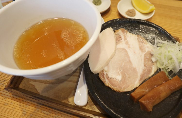 麺屋鈴春（すずはる）