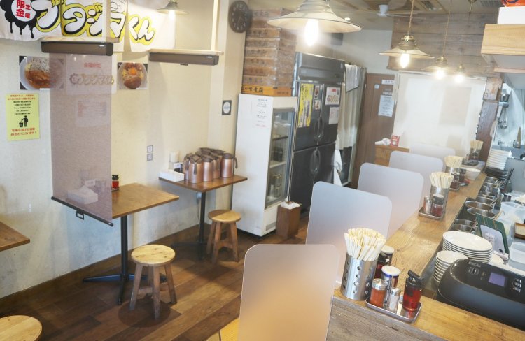 清潔感のある店内。ランチ時はいつも大にぎわいなんだとか。