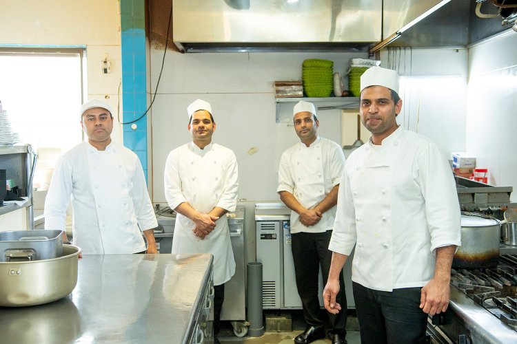 厨房を預かるコックのみなさん。