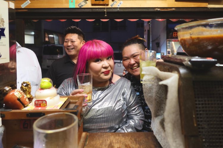 2階には最大10名入れる座敷もありますが、この店を味わうならまず立ち飲みでの利用がおすすめです。