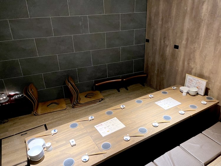 10名まで入れる個室が2室ある。