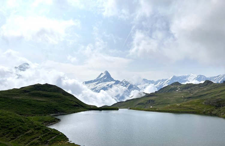 曇ったり晴れたり。でも、シュレックホルンがしっかり姿を見せてくれた。