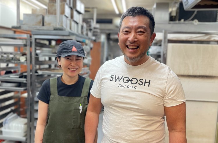 左が齋藤由樹さん、右が齋藤健太郎さん。夫婦でずっと頑張ってきた。