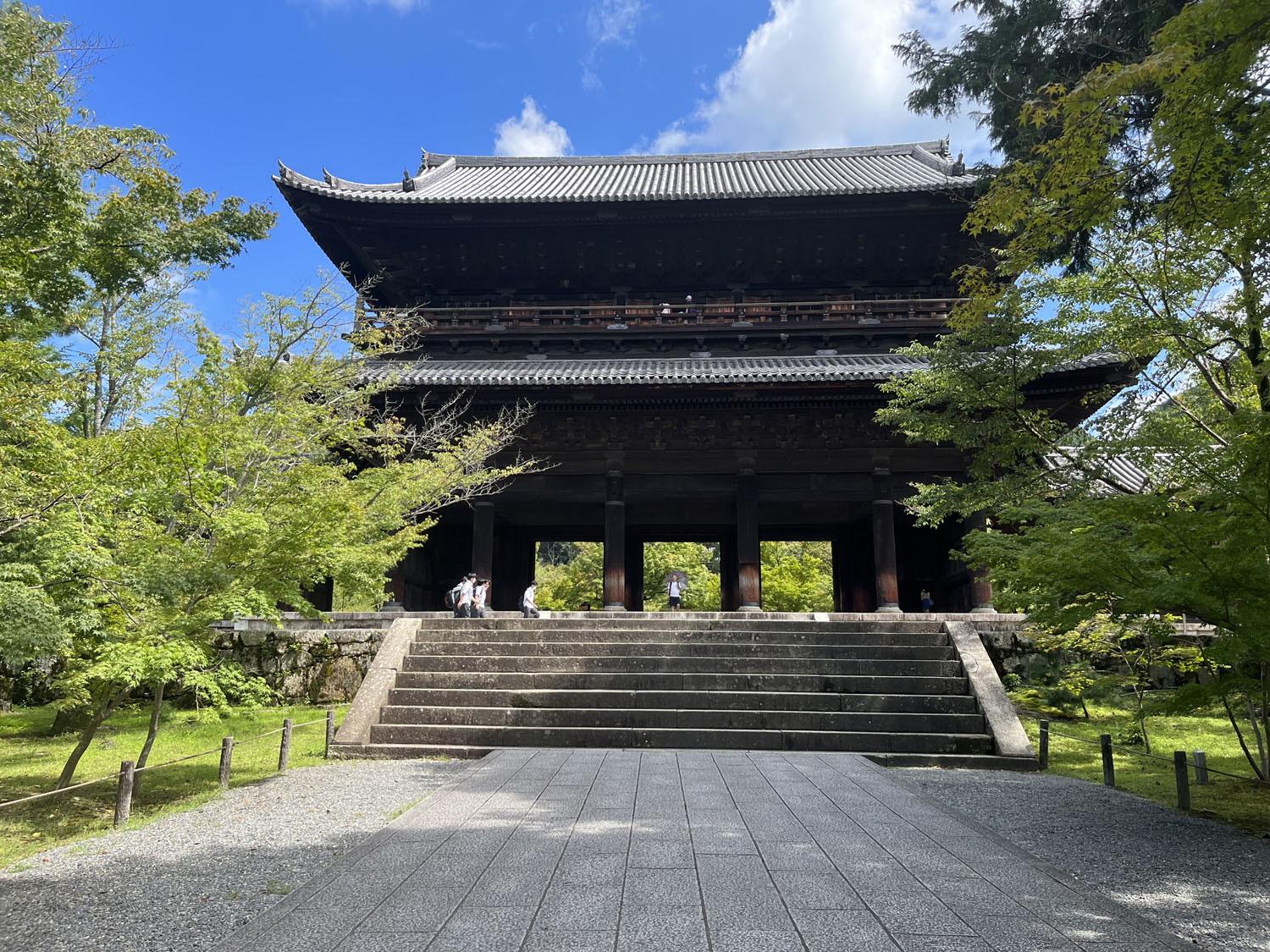 歌舞伎の石川五右衛門のセリフ「絶景かな 絶景かな」はこの三門からの眺め。