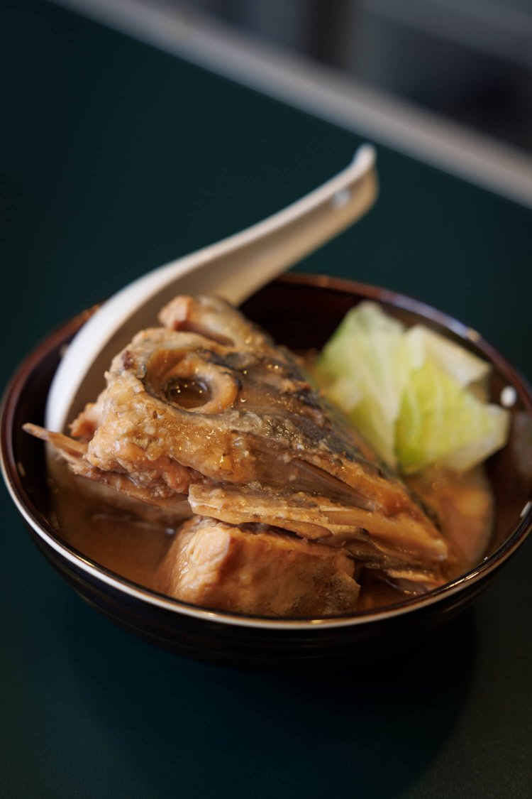 この日は「蓬莱泉 空」大吟醸の酒粕を使った、ブリのあら酒粕煮350円。